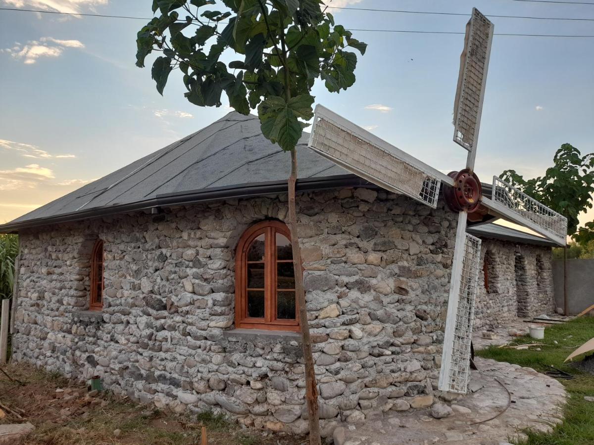 Windmill Shkodra Gesthouse Camping & Grill 外观 照片