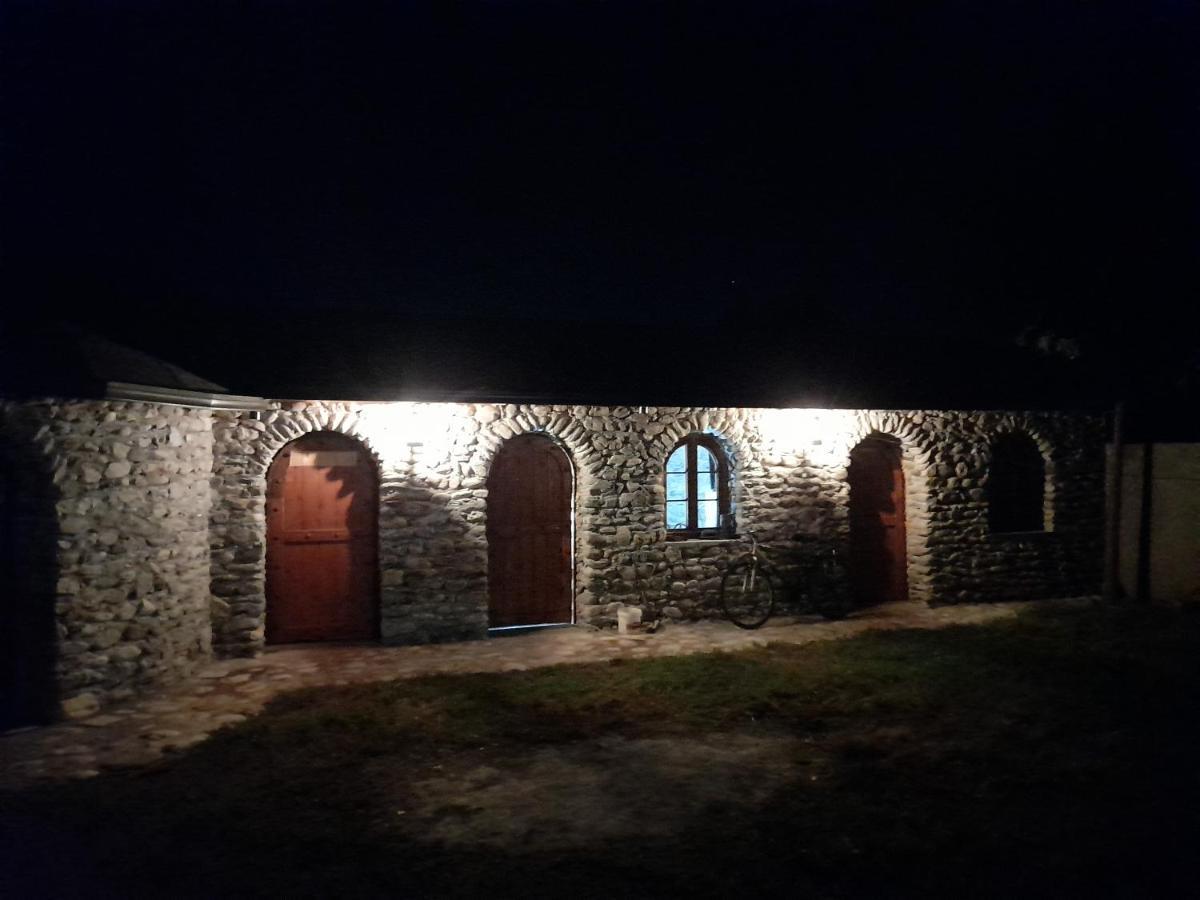 Windmill Shkodra Gesthouse Camping & Grill 外观 照片