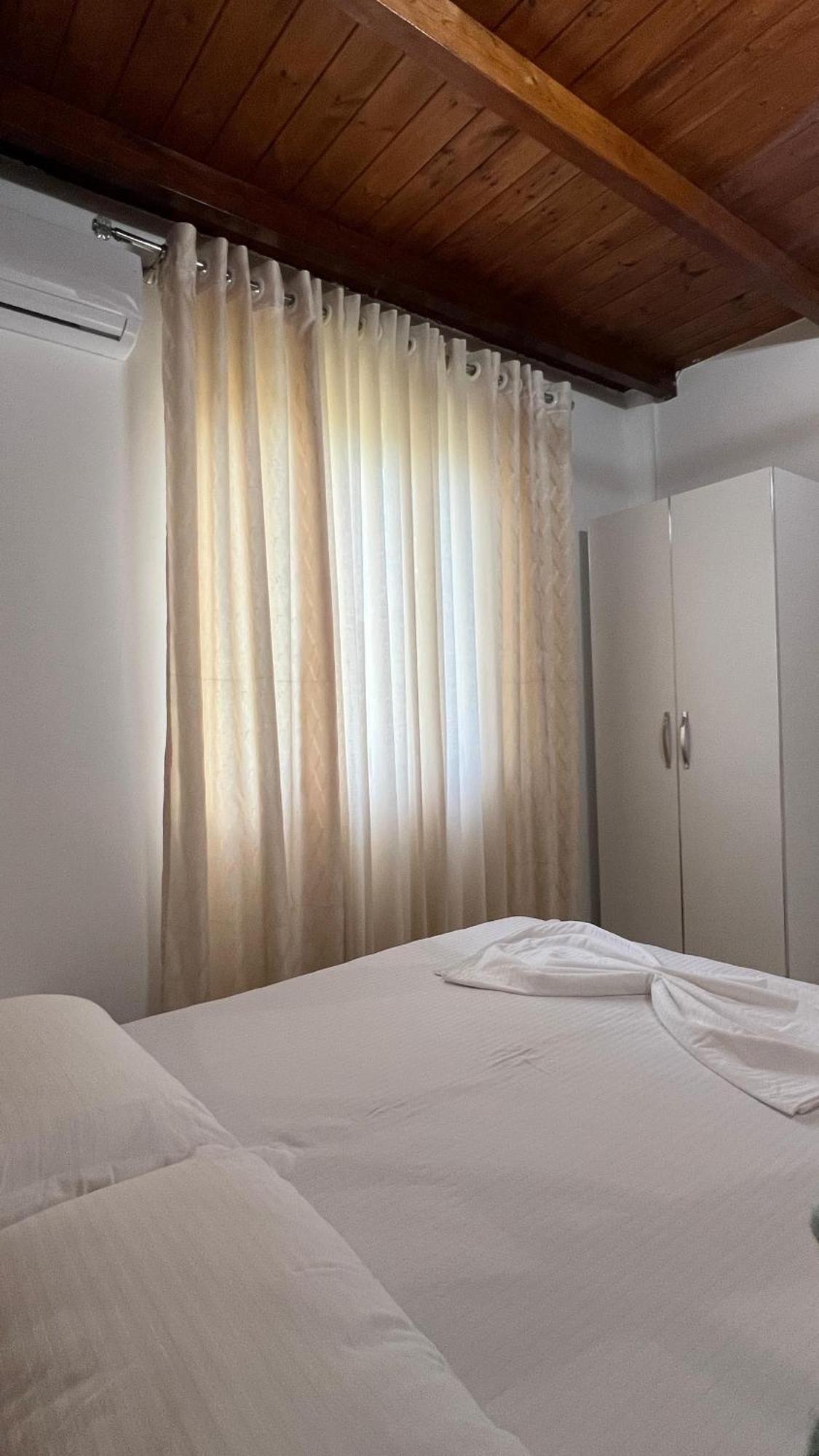 Windmill Shkodra Gesthouse Camping & Grill 外观 照片